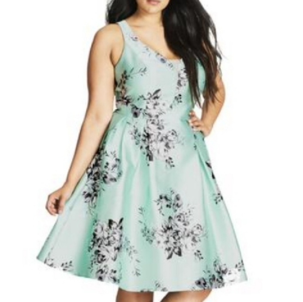 City Chic Floral NWT